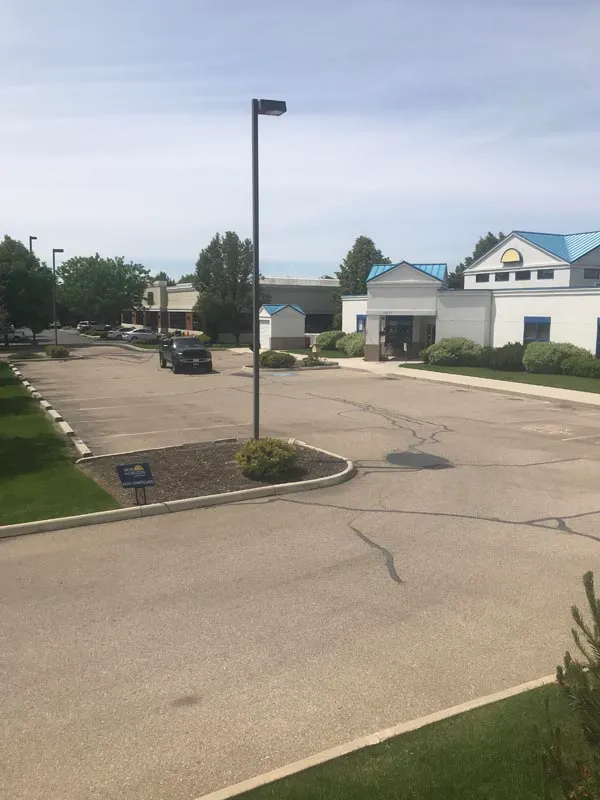 Professional Hot-Applied Crack Filling for Commercial Lots