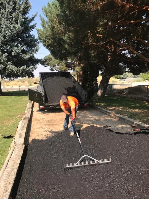 Professional Asphalt Paving and Raking Services in Idaho